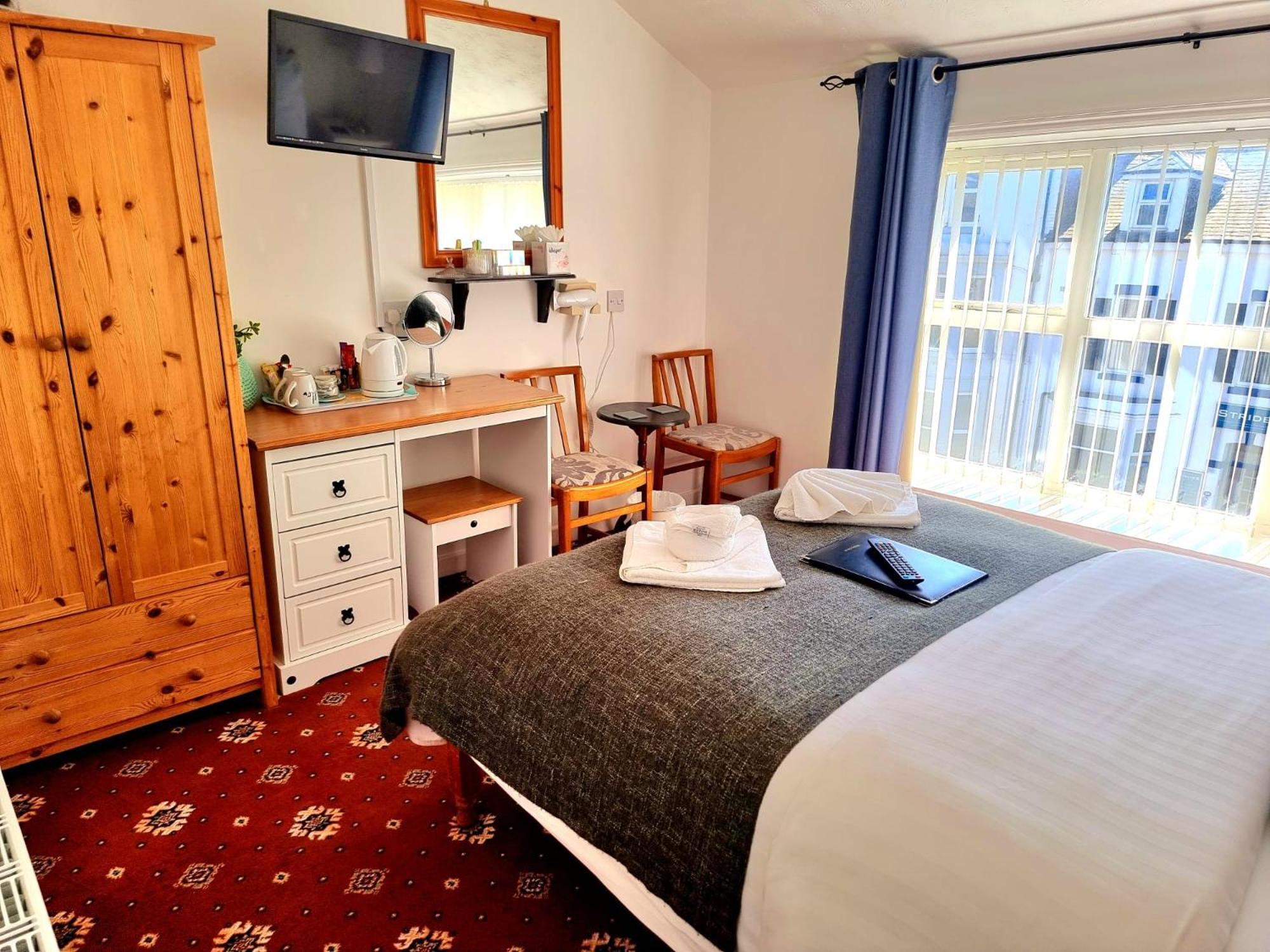 The Cameo 4*