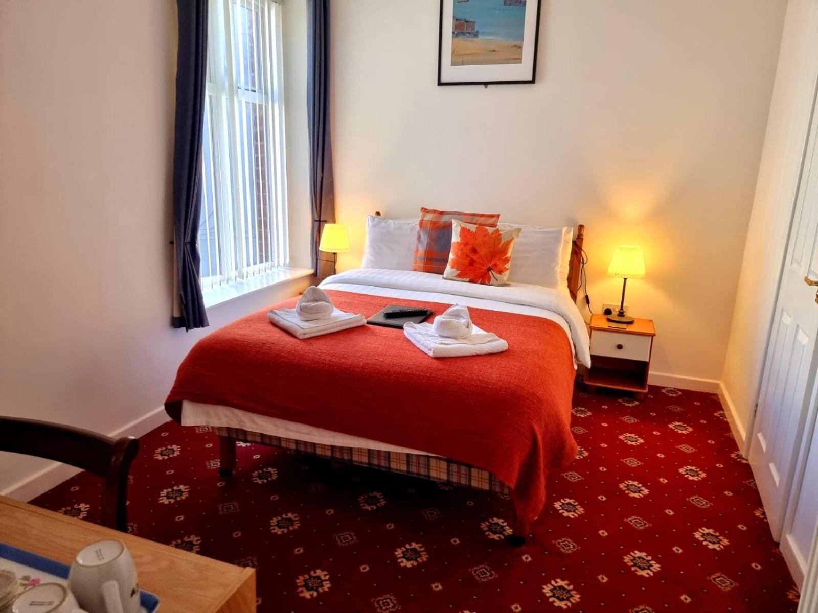The Cameo 4*
